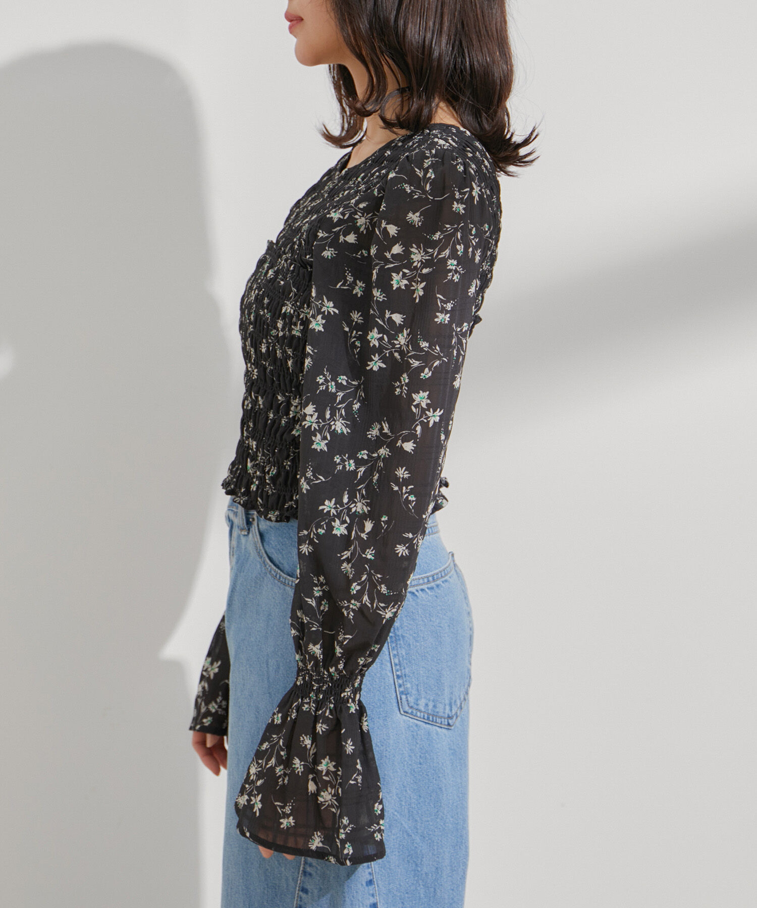 VIS「【セットアップ対応】花柄シャーリングブラウス」|シャツ・ブラウス|