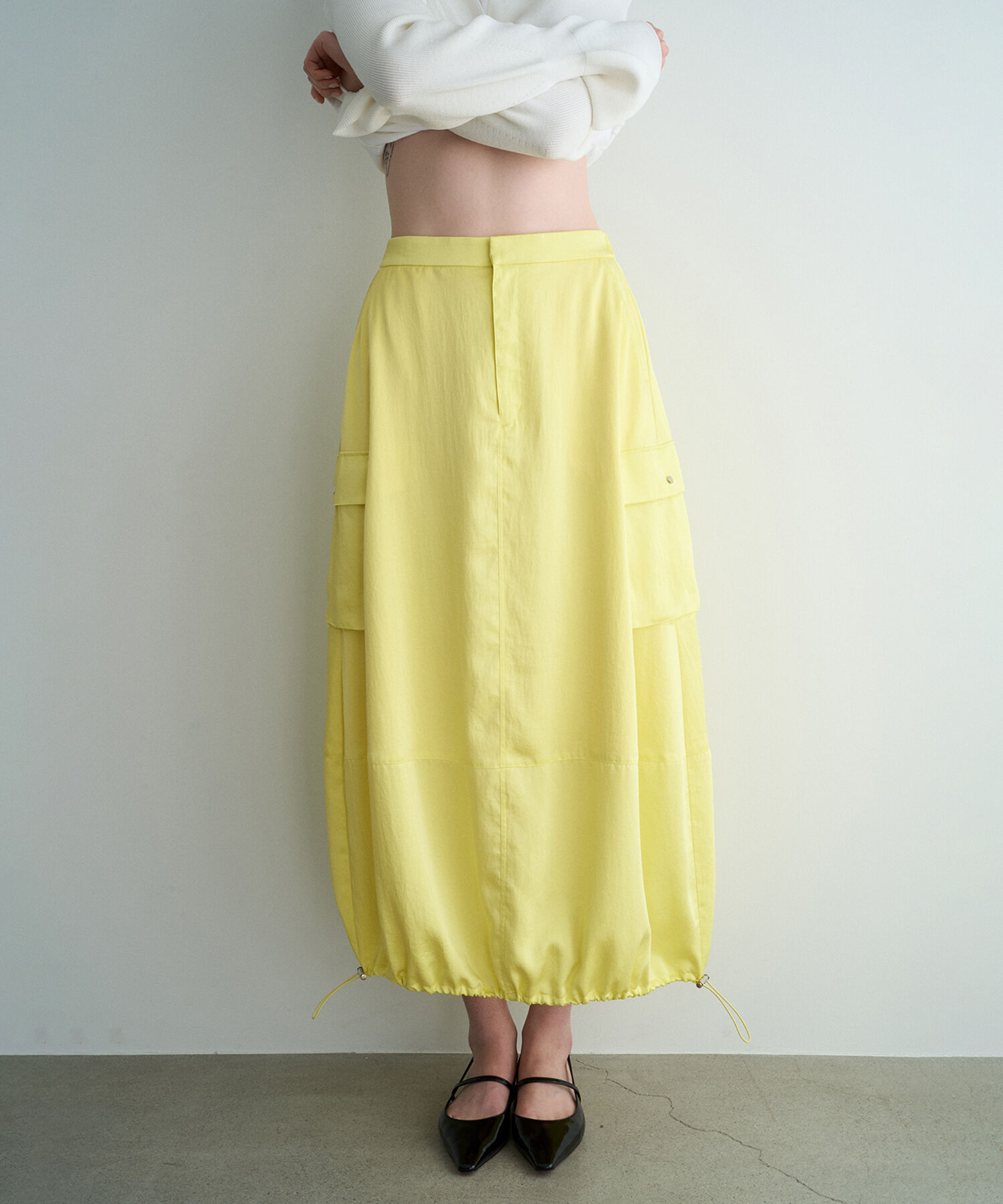 ADAM ET ROPE'「【サステナブル】サテンバルーンカーゴスカート」|スカート|イエロー(80)
