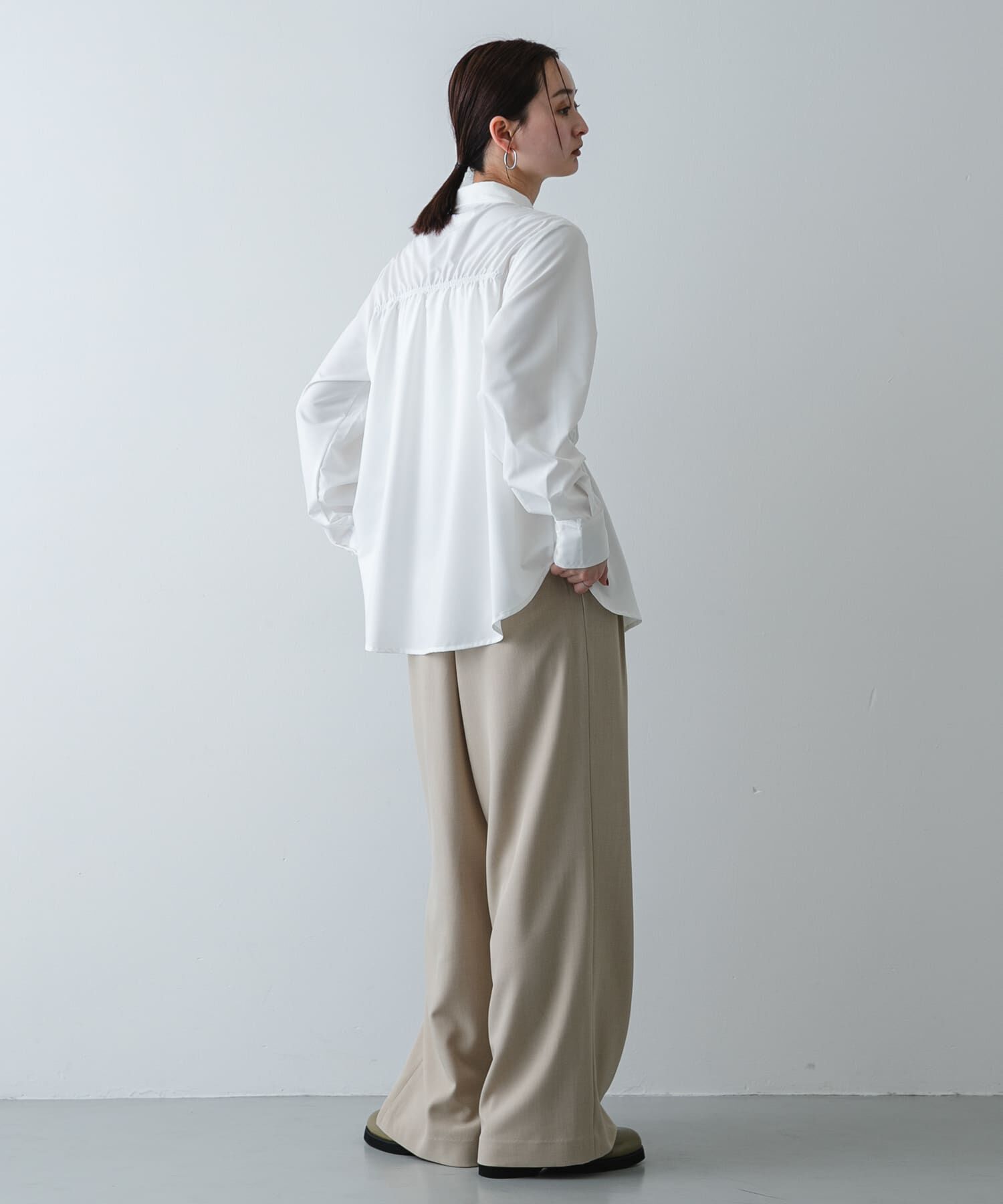 SENSE OF PLACE by URBAN RESEARCH「シャーリングデザインシャツ」|シャツ・ブラウス|