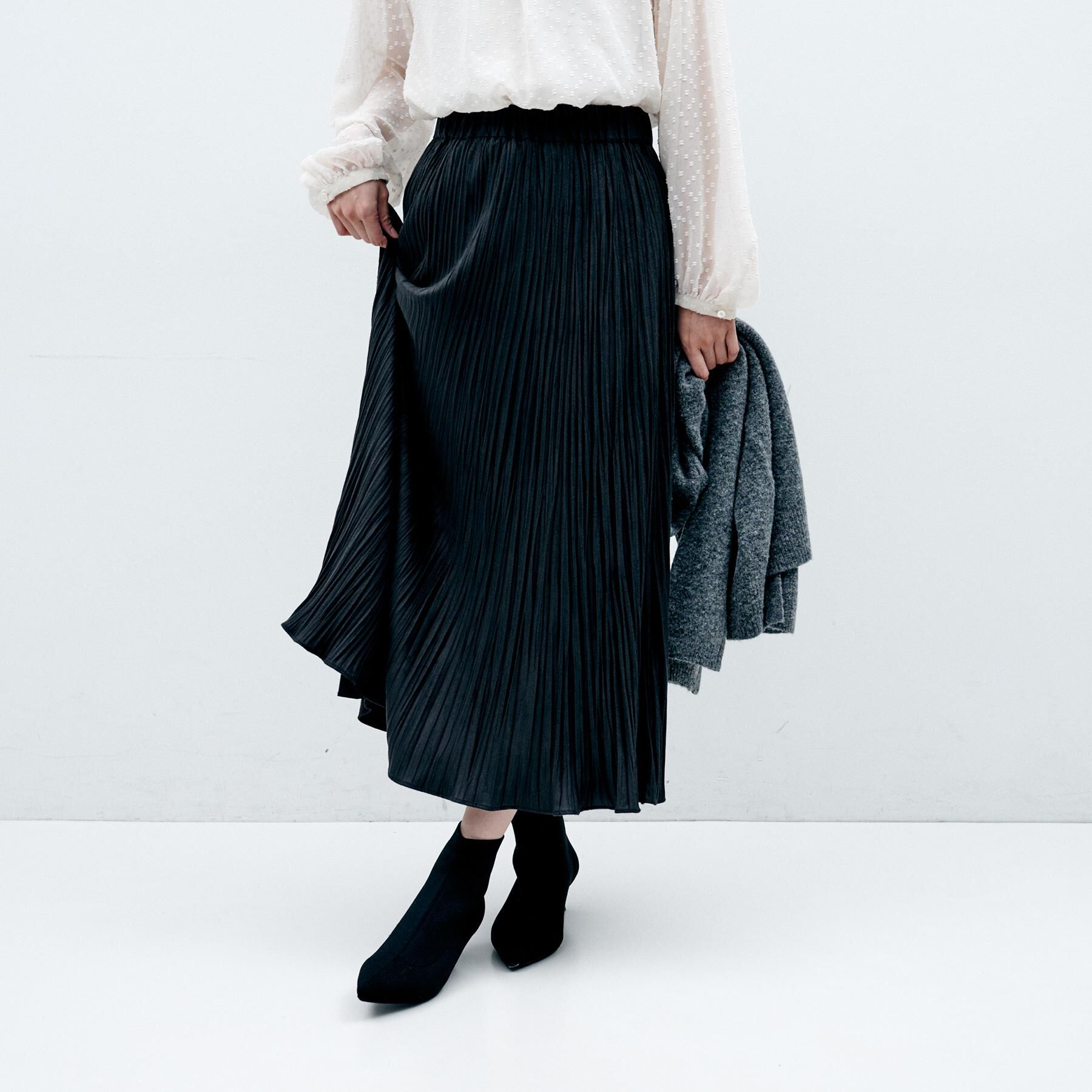 UNTITLED「【シワ知らず/ウエストゴム】スエード風プリーツスカート」|スカート|グレー(015)