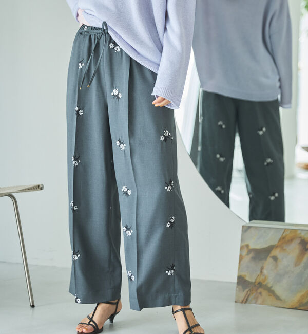 Doux archives「花柄刺繍センタープレスパンツ」|チノ|CHARCOAL GRAY