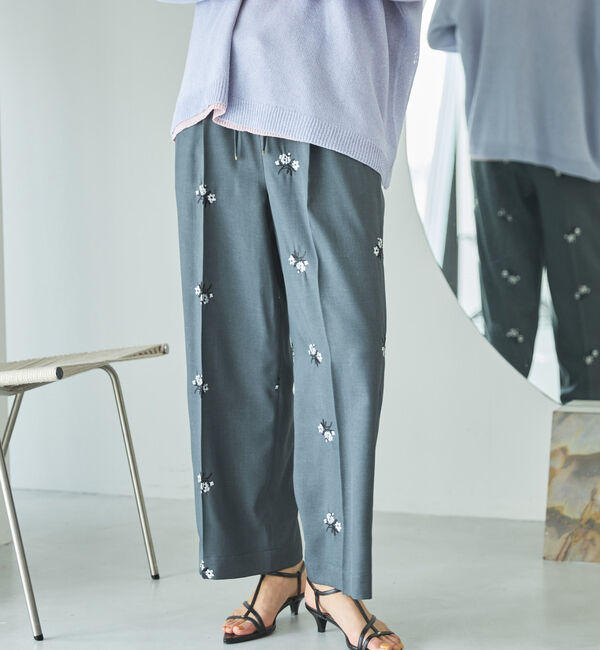 Doux archives「花柄刺繍センタープレスパンツ」|チノ|