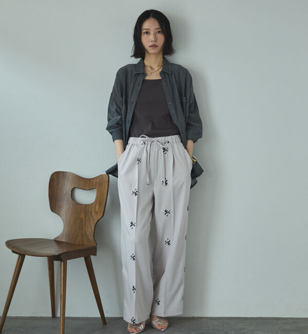 Doux archives「花柄刺繍センタープレスパンツ」|チノ|