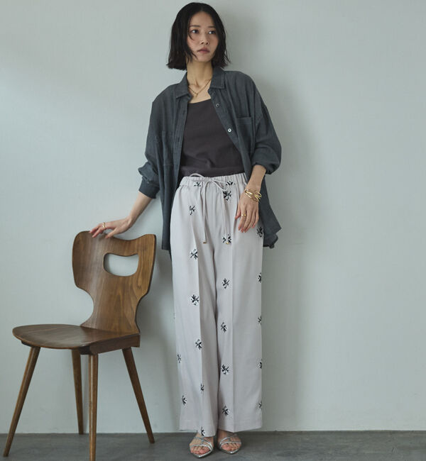 Doux archives「花柄刺繍センタープレスパンツ」|チノ|