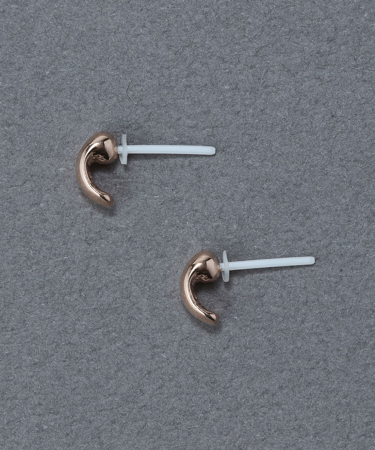 Phoebe「【金属アレルギー対応】リトルビーンセラミックポストピアス」|ピアス|