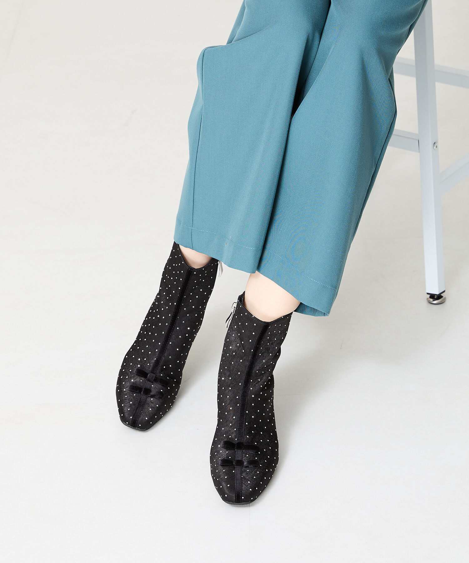 ORiental TRaffic「リボンモチーフラインストーンヒールブーツ/41436」|ショートブーツ|