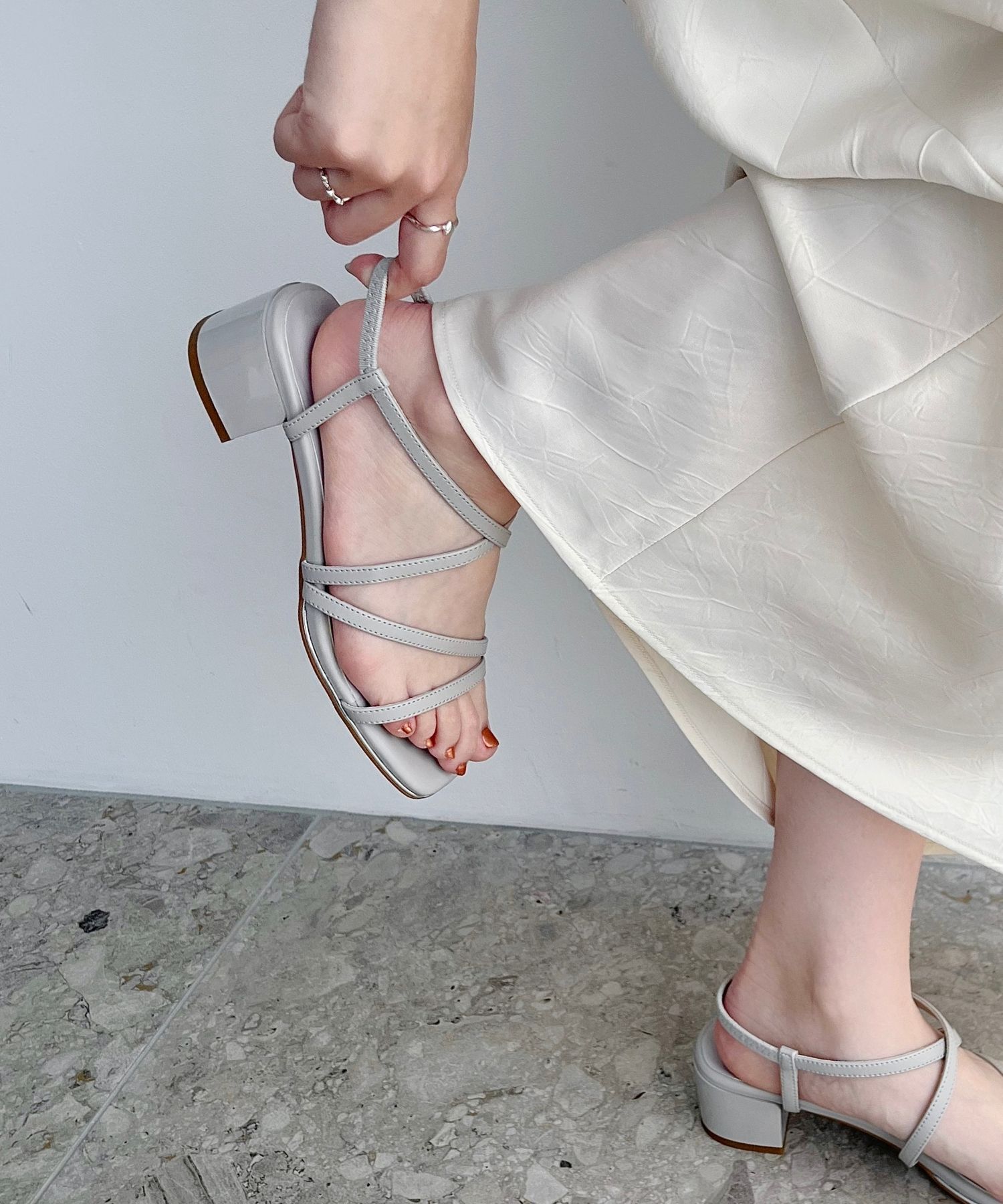 ORiental TRaffic「【WEB限定】ナローストラップメタリックラインサンダル/55202 サンダル トレンド 人気」|サンダル|