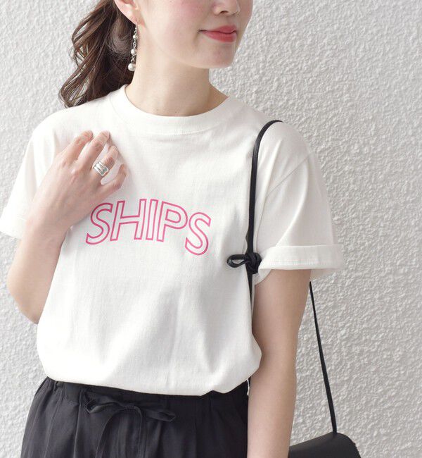SHIPS for women「《一部追加予約》【WEB限定】 SHIPS ラウンド プリント ロゴ TEE」|Tシャツ・カットソー|