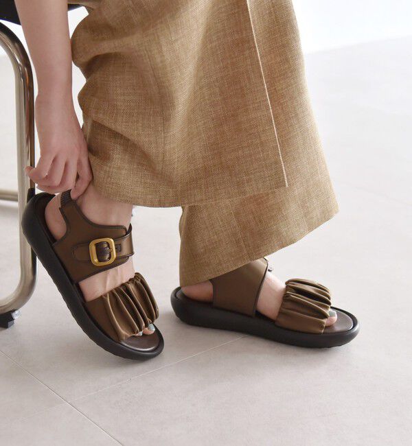 quaranciel「quaranciel: ギャザー デザイン ベルト サンダル」|サンダル|ブラウン