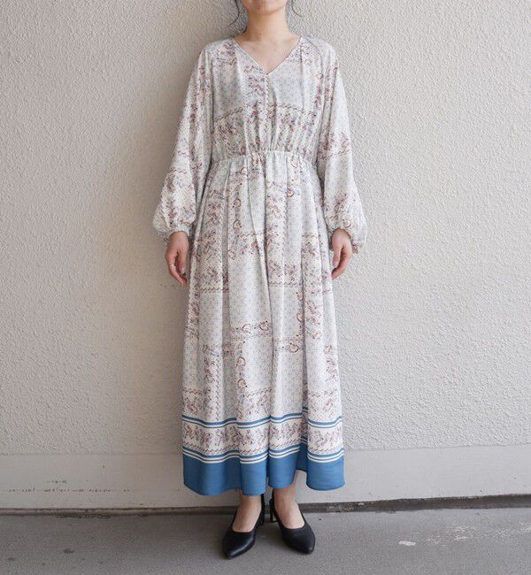 quaranciel「quaranciel:〈洗濯機可能〉フラワー スカーフ プリント Vネック フレア ワンピース」|ワンピース|