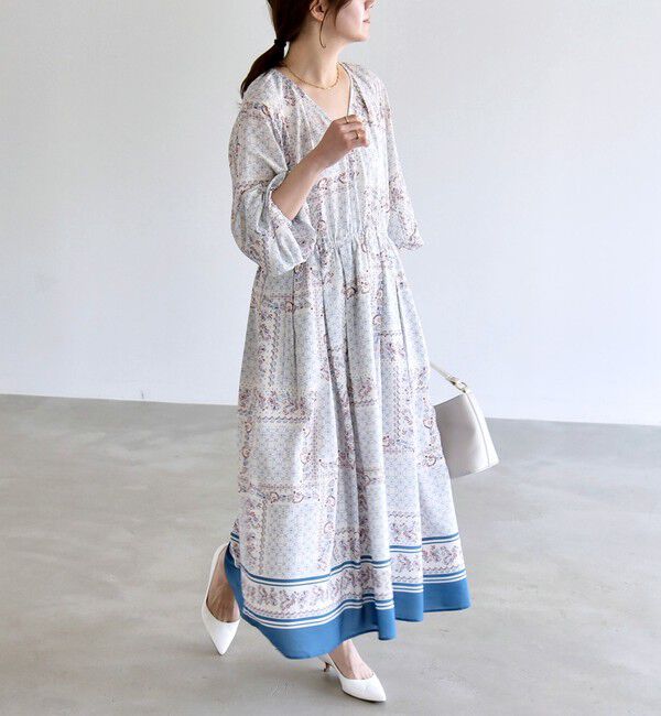 quaranciel「quaranciel:〈洗濯機可能〉フラワー スカーフ プリント Vネック フレア ワンピース」|ワンピース|