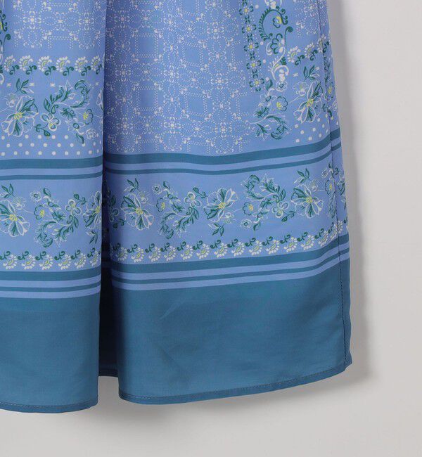 quaranciel「quaranciel:〈洗濯機可能〉フラワー スカーフ プリント Vネック フレア ワンピース」|ワンピース|