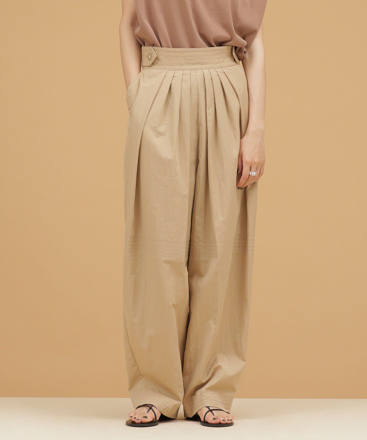 nano･universe「LB.03/マルチタックバレルパンツ」|その他|ベージュ