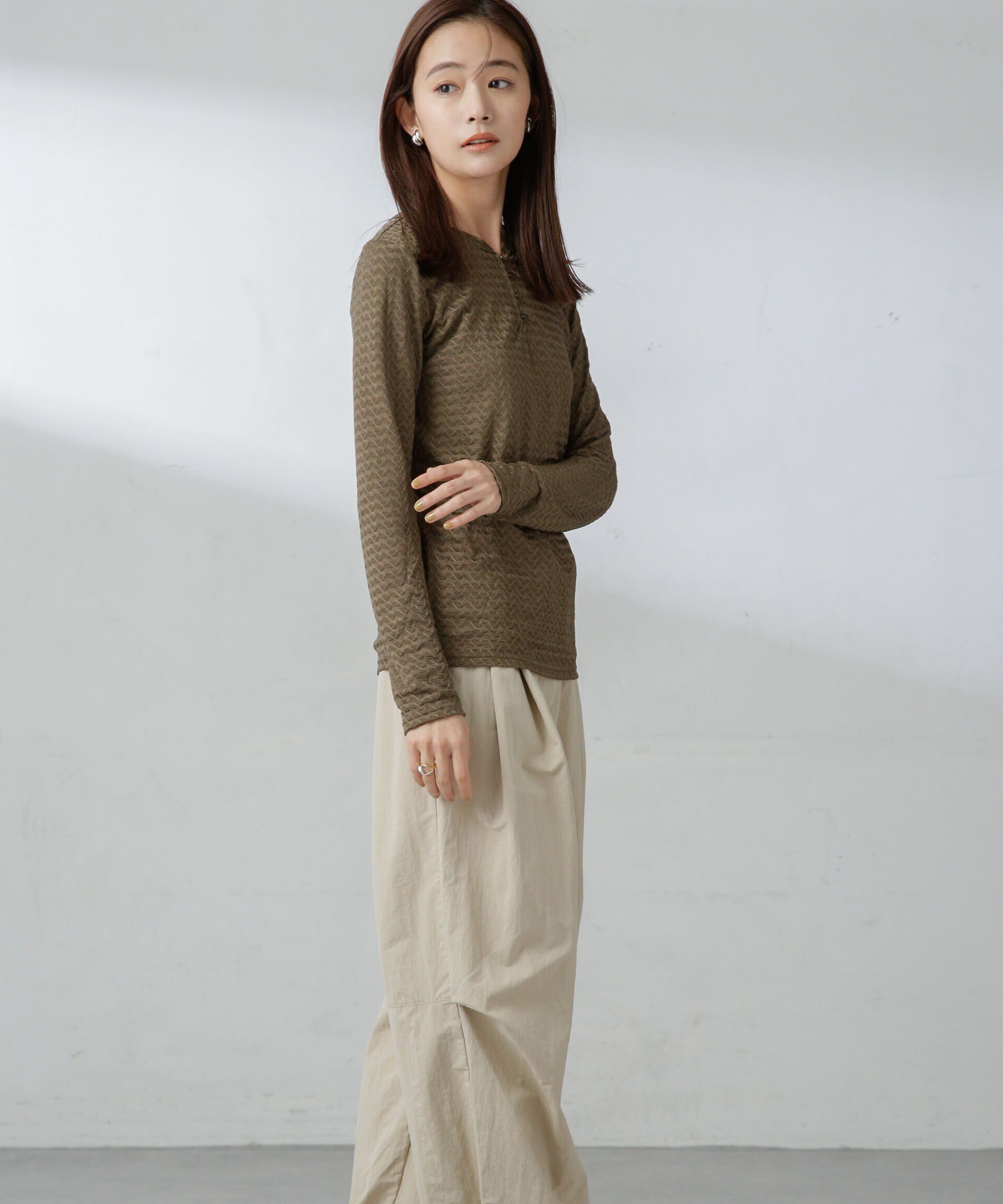 nano･universe「前後2wayシャーリングカットトップス」|Tシャツ・カットソー|