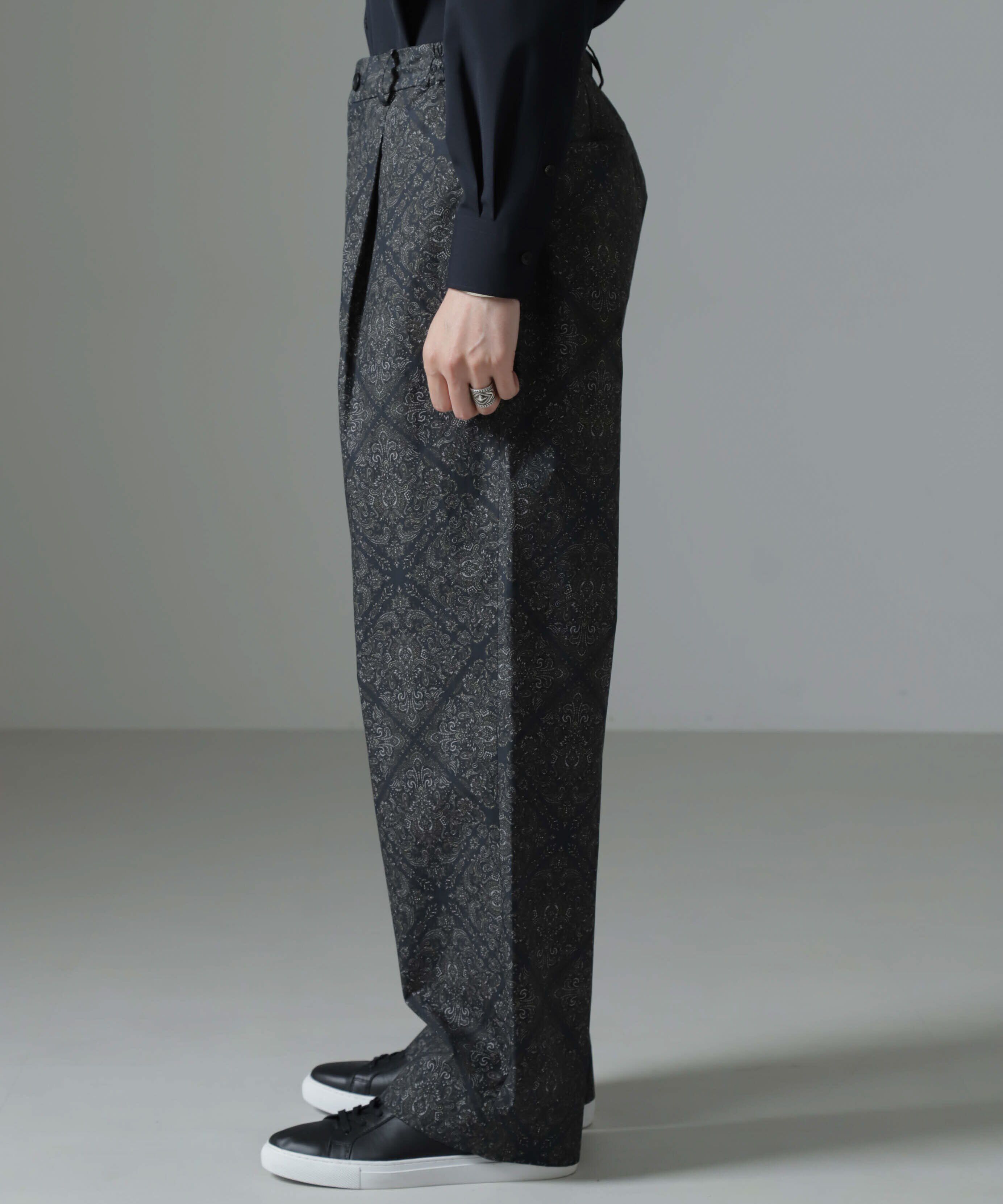 nano･universe「オリジナルパターンイージーパンツ」|チノ|