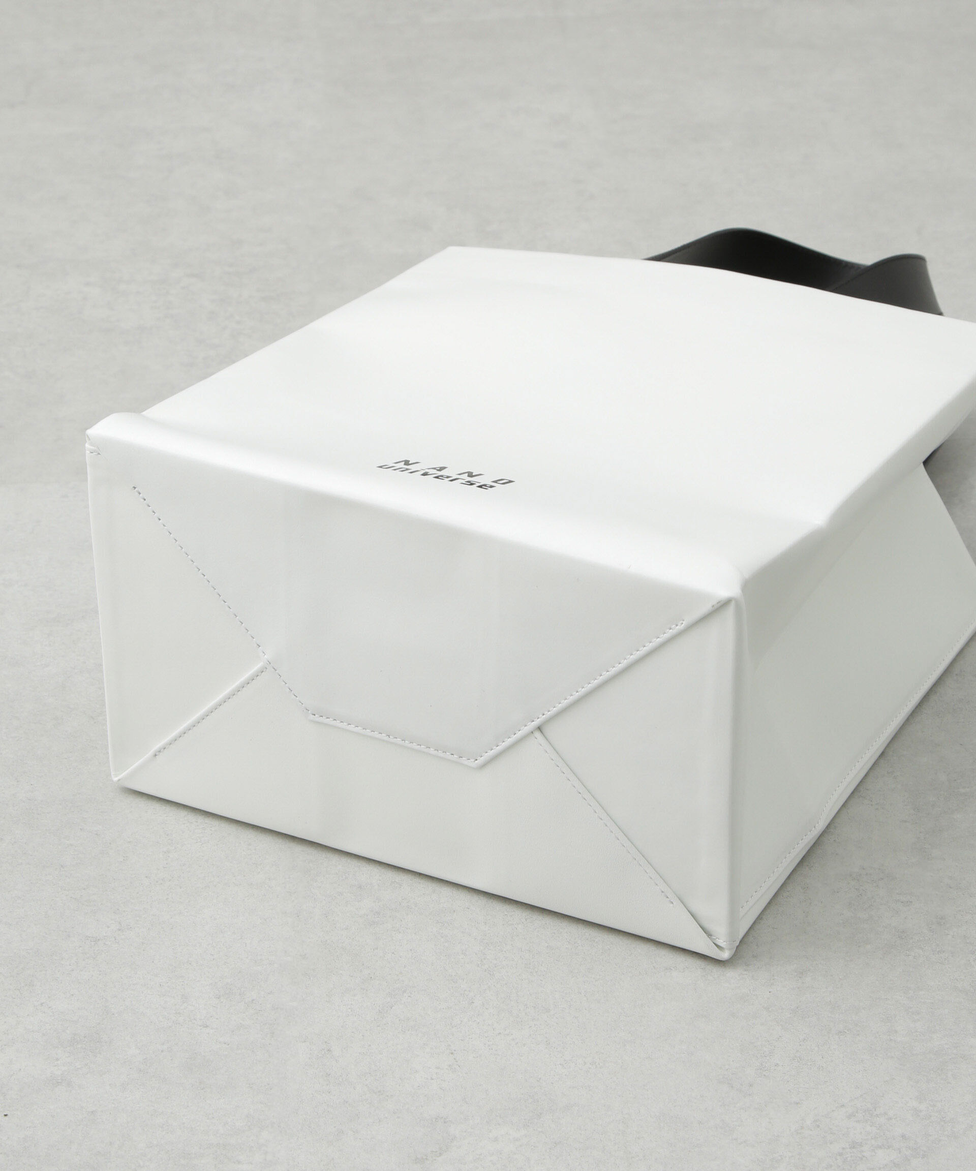 nano･universe「UNKNOWN PRODUCTS/別注 Leather Paper Bag」|ショルダー・メッセンジャー|