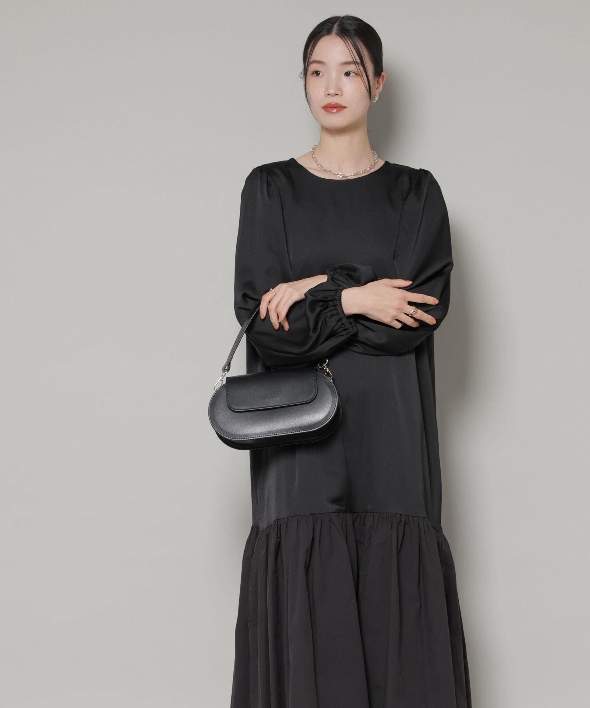 nano･universe「異素材切り替えギャザーサテンワンピース」|ワンピース|