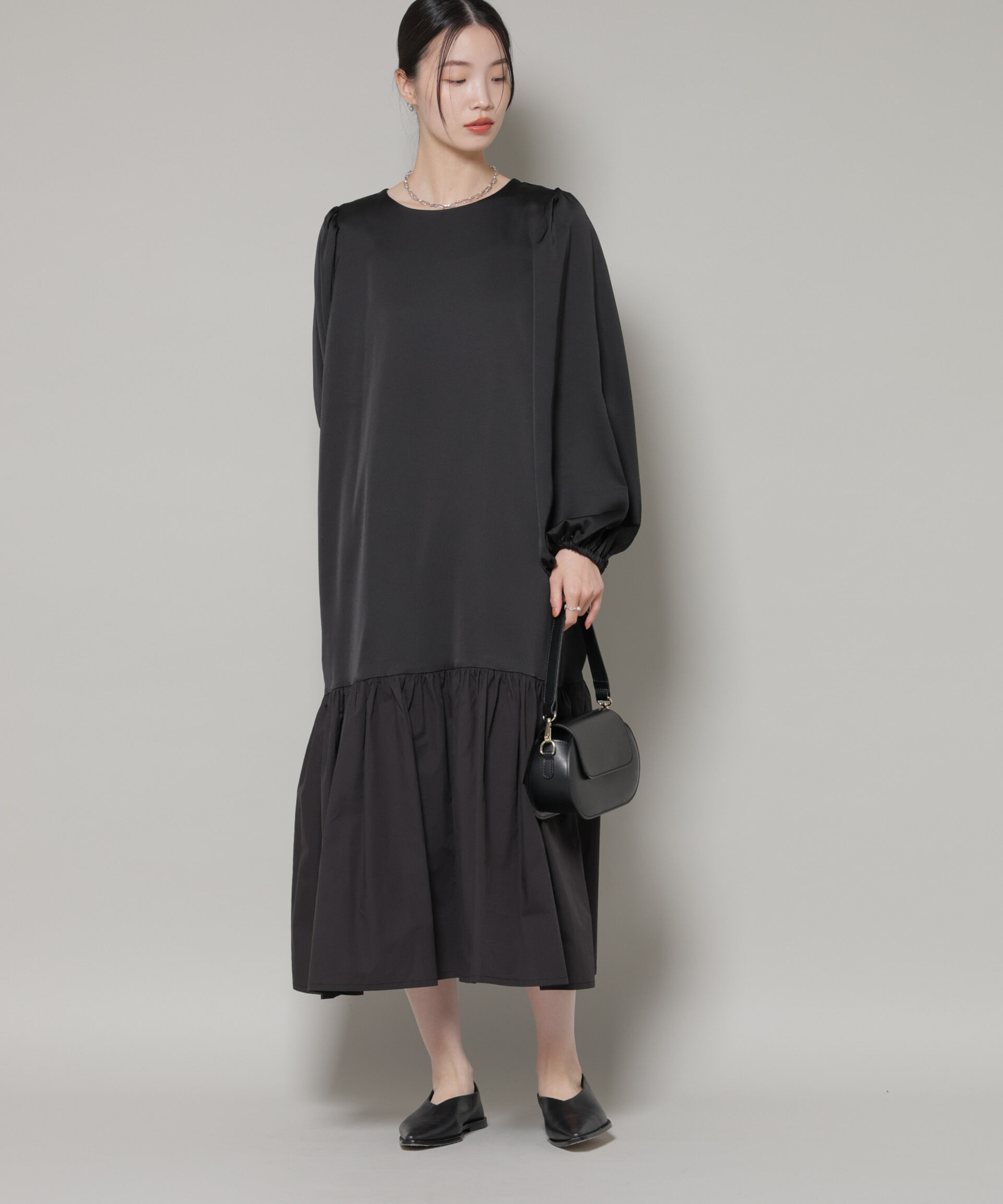 nano･universe「異素材切り替えギャザーサテンワンピース」|ワンピース|