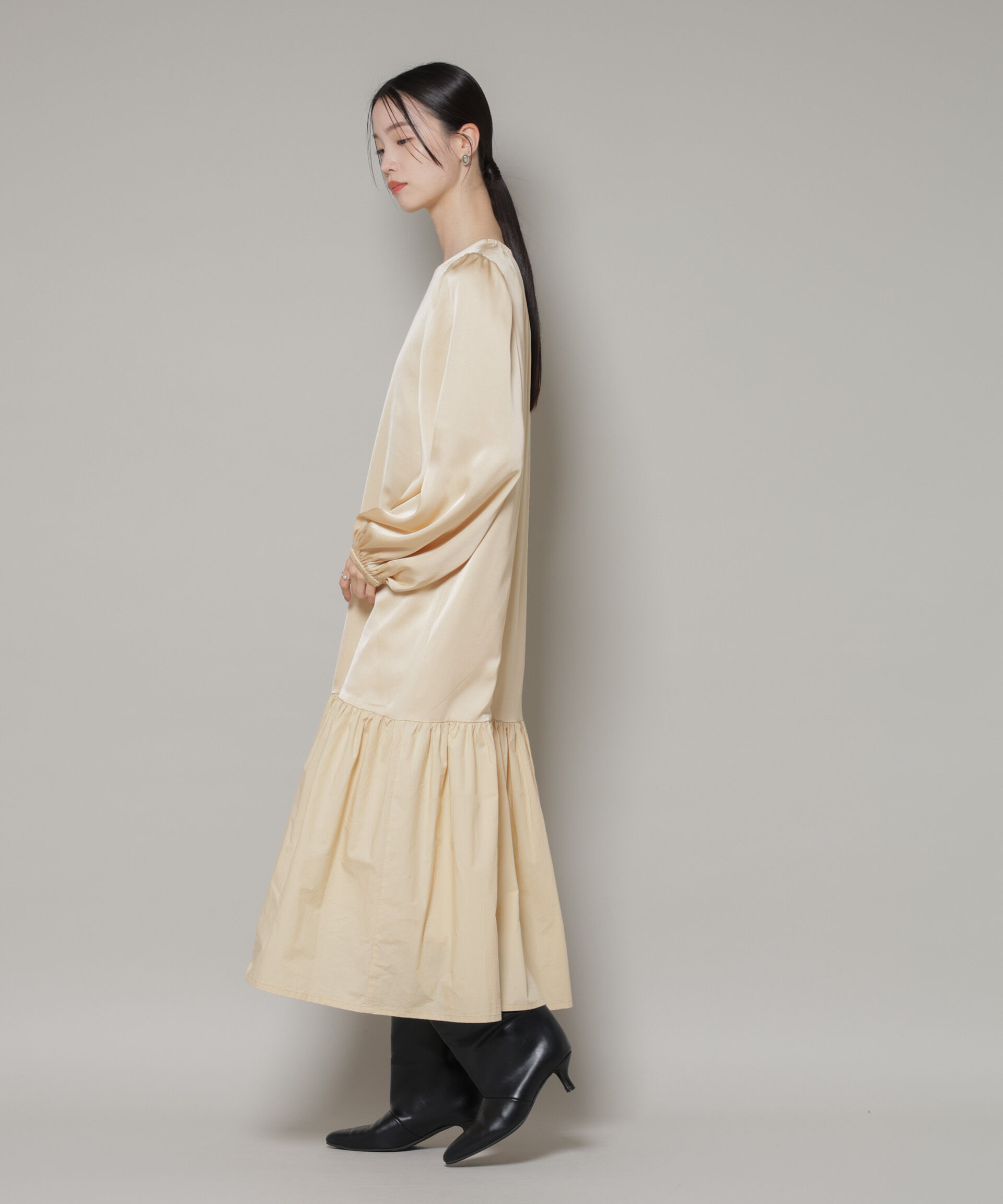 nano･universe「異素材切り替えギャザーサテンワンピース」|ワンピース|