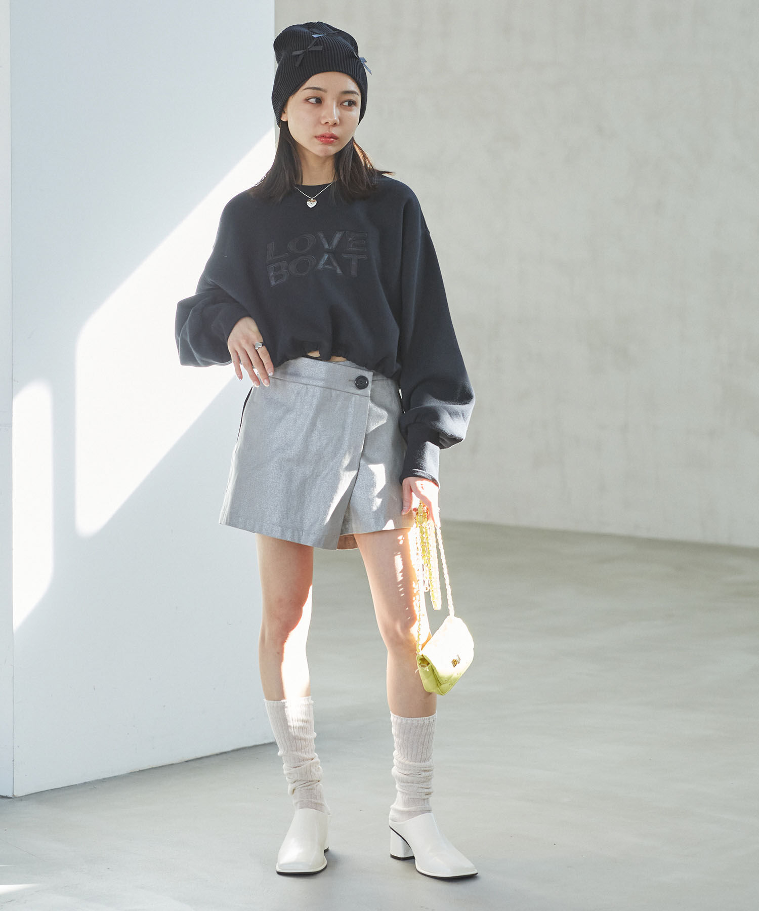 VIS「【STAYC/SUMIN着用】箔プリントミニスカパン」|スラックス|