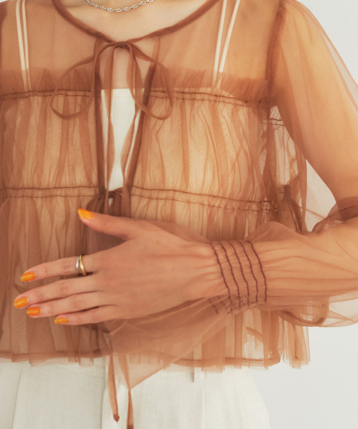 VIS「【前後2WAY】袖シャーリングチュールリボンブラウス」|シャツ・ブラウス|