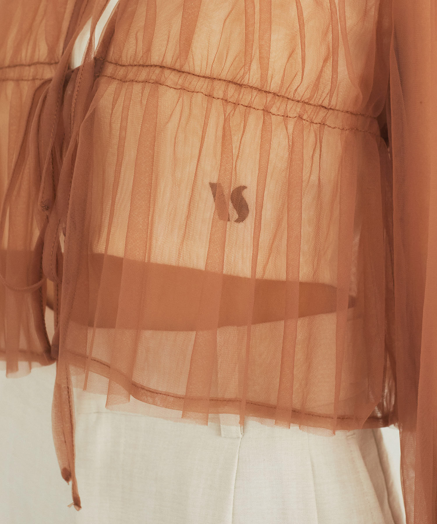 VIS「【前後2WAY】袖シャーリングチュールリボンブラウス」|シャツ・ブラウス|