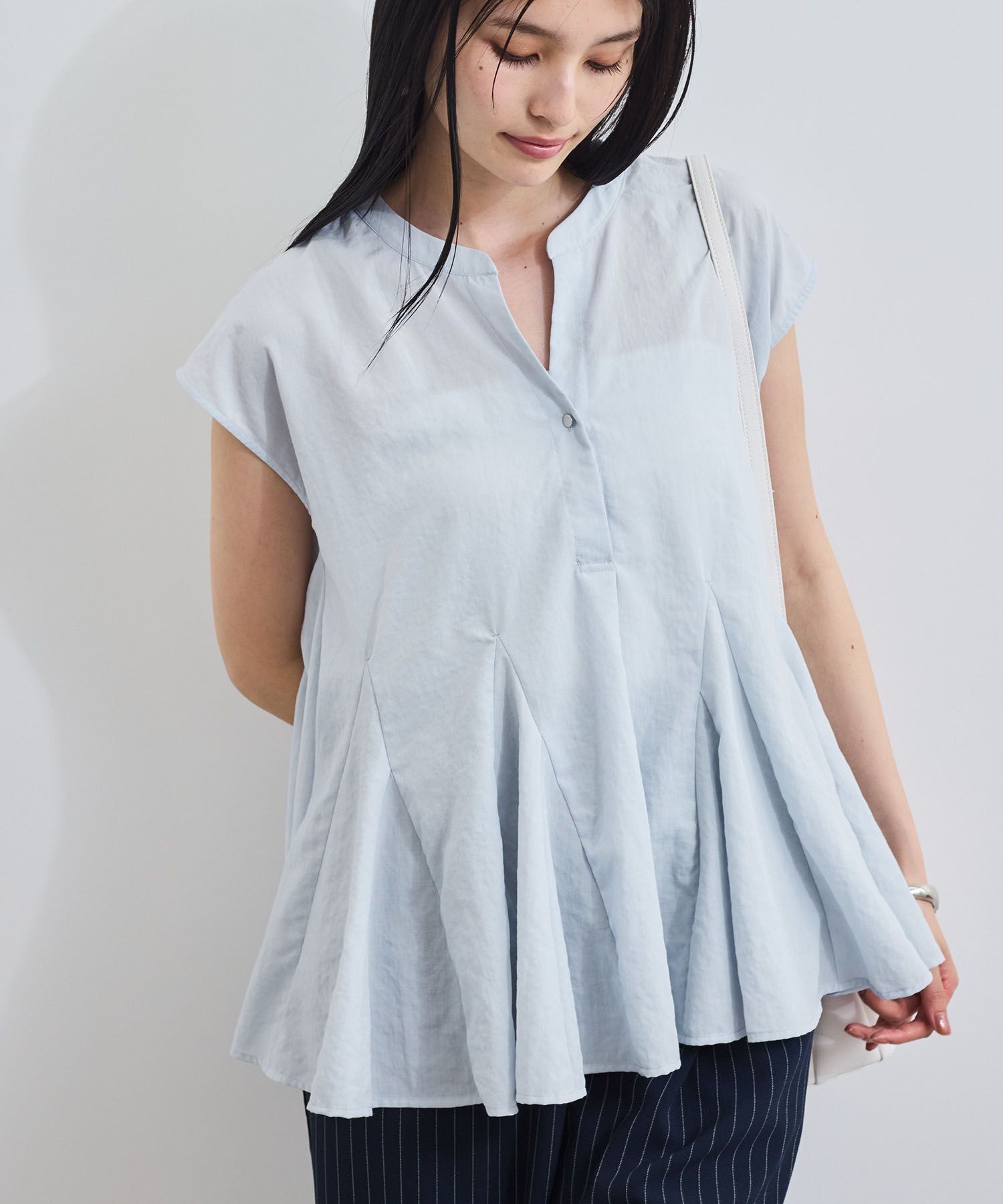VIS「【防シワ/洗える】スキッパーフレアブラウス」|シャツ・ブラウス|サックス(48)