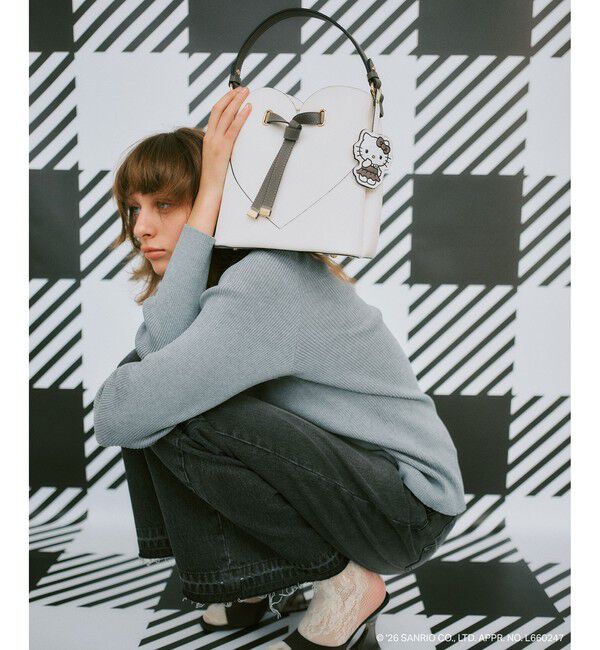 VIS「【HELLO KITTY&times;VIS】ハートカットバッグ」|ショルダー・メッセンジャー|