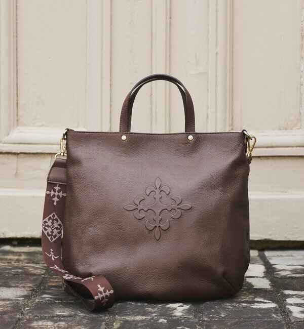  「スリム2WAYトートバッグ <エンボスモノグラム>」|トートバッグ|ダークブラウン