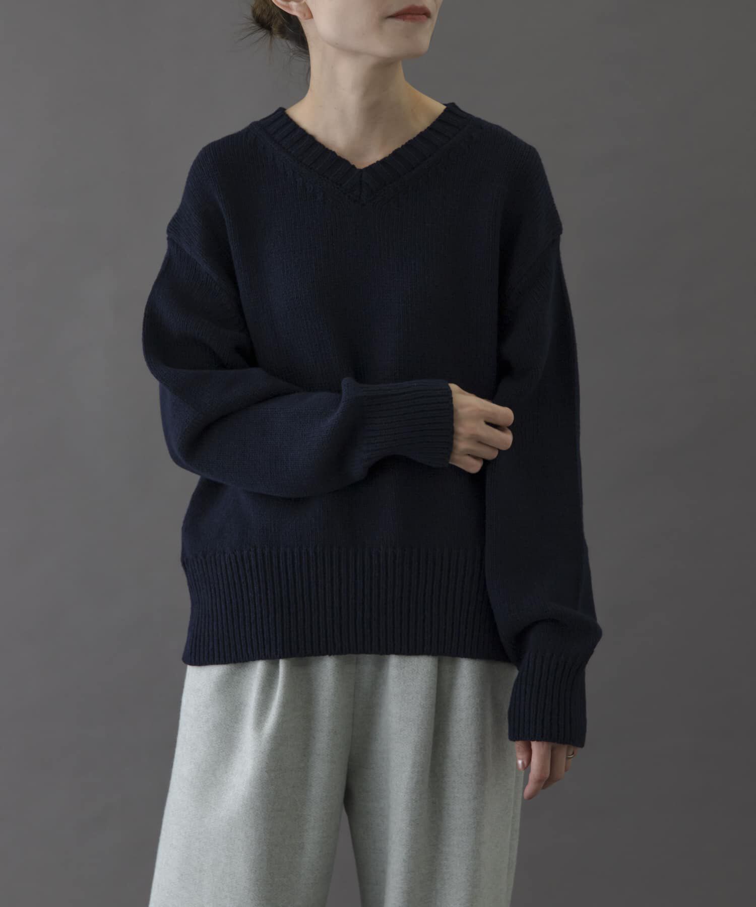 URBAN RESEARCH DOORS「FORK&SPOON　Vネックニット」|ニット・セーター|ネイビー