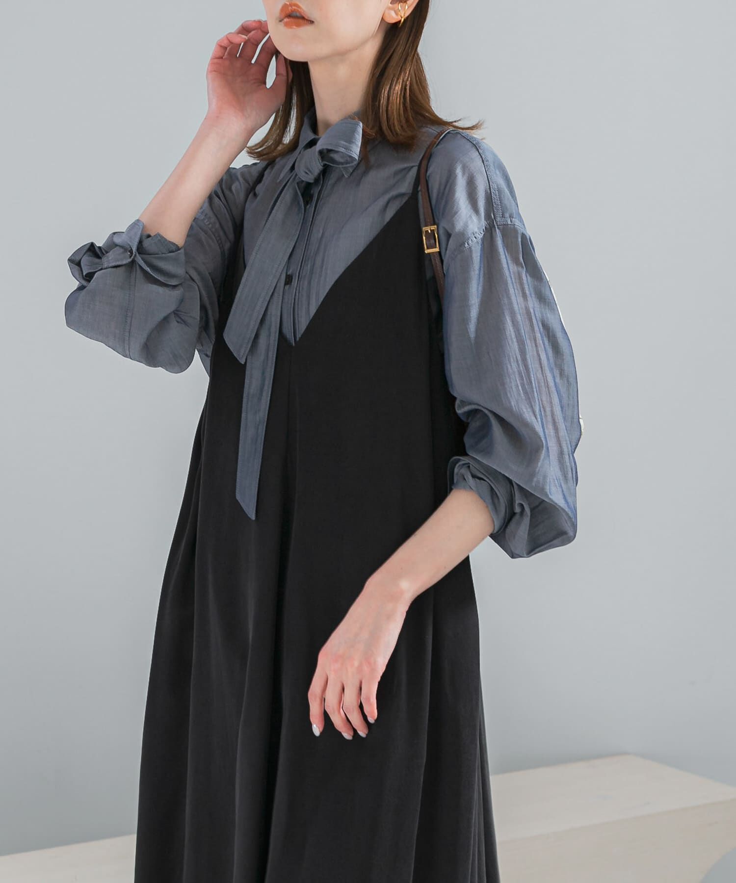 URBAN RESEARCH ROSSO「タイ付デニムライクシアーシャツ」|シャツ・ブラウス|