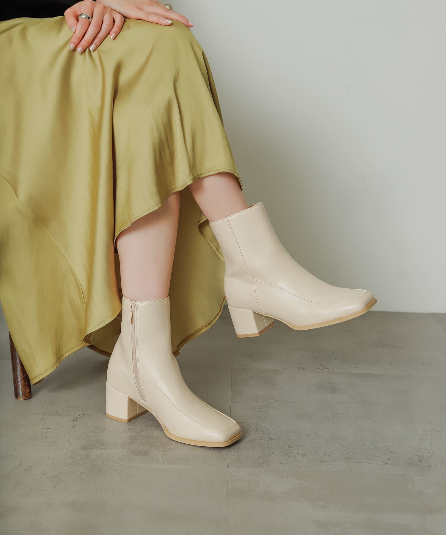 SENSE OF PLACE by URBAN RESEARCH「ワイドスクエアショートブーツ」|ショートブーツ|アイボリー