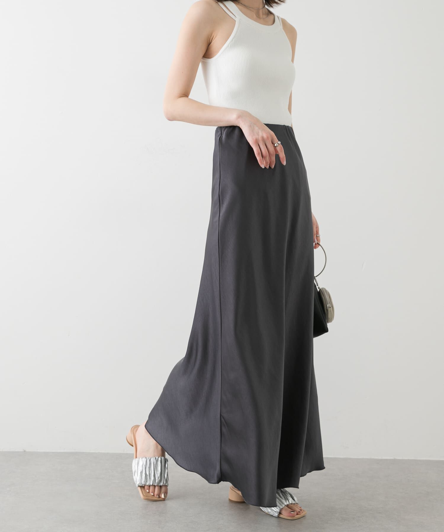 SENSE OF PLACE by URBAN RESEARCH「『一部WEB限定カラー』ナローサテンスカート」|スカート|