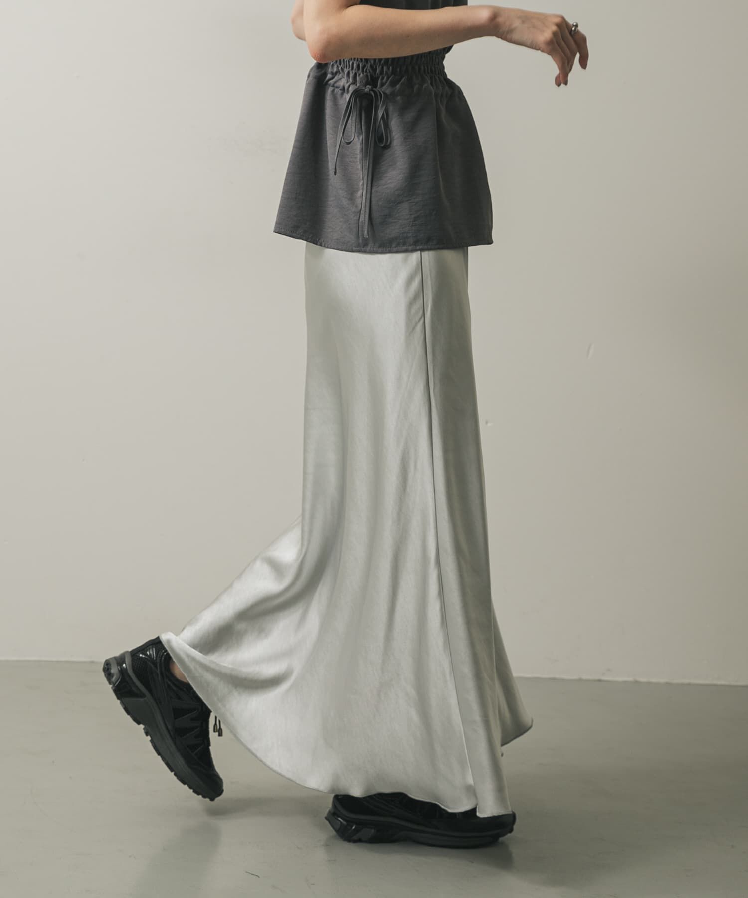 SENSE OF PLACE by URBAN RESEARCH「『一部WEB限定カラー』ナローサテンスカート」|スカート|