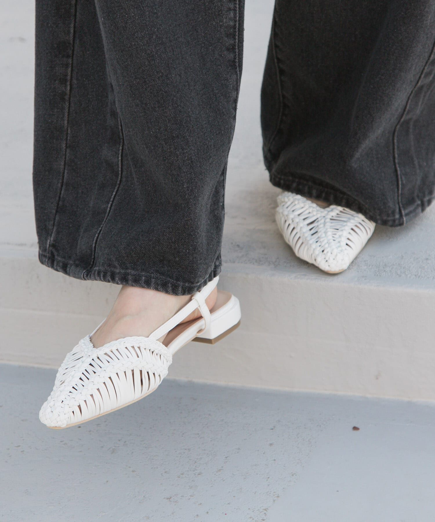 SENSE OF PLACE by URBAN RESEARCH「コードアミポインテッドサンダル」|サンダル|オフホワイト