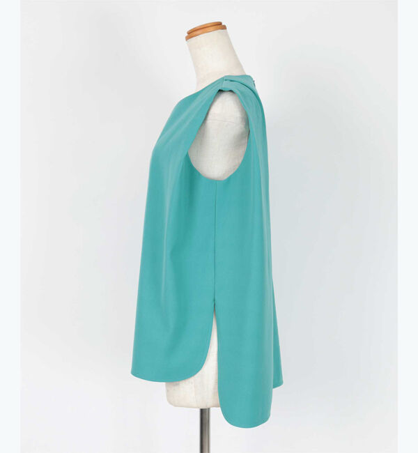 ur's「ショルダータックサイドスリットトップス」|Tシャツ・カットソー|