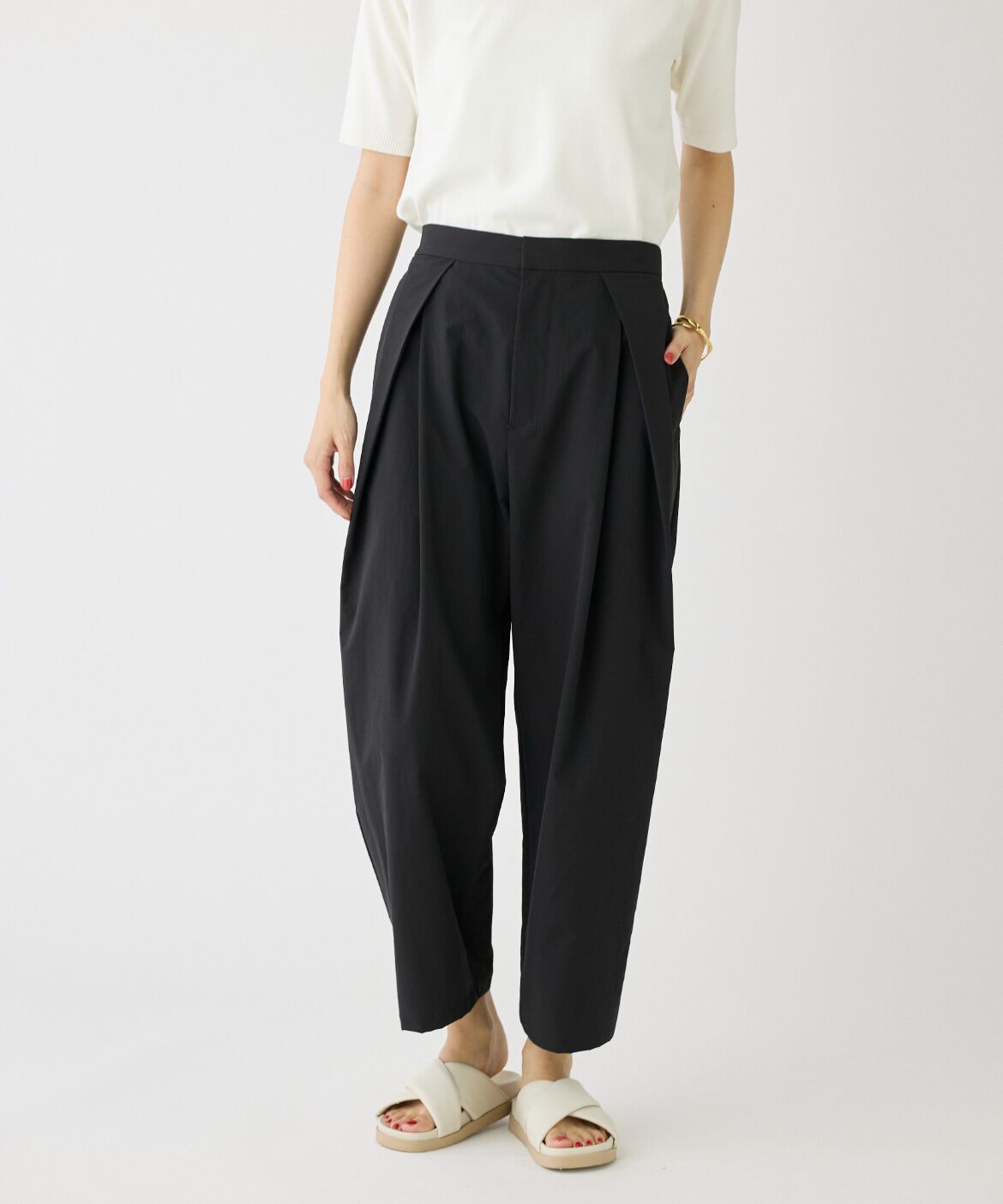 DAY by DAY it&rsquo;s international「バレルシルエットカーヴィパンツ」|スラックス|