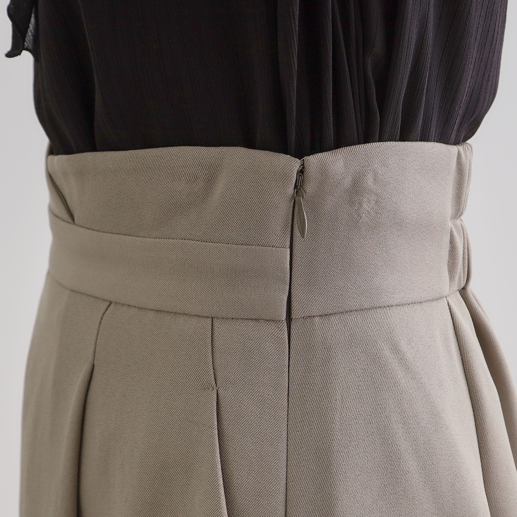 grove「エレガントに着こなすラップ風タックスカート」|スカート|