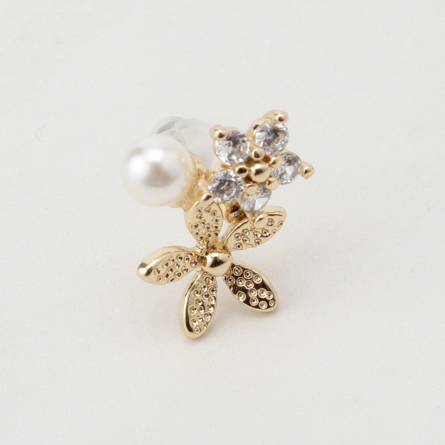 grove「メタルフラワーパール調ピアス」|ピアス|
