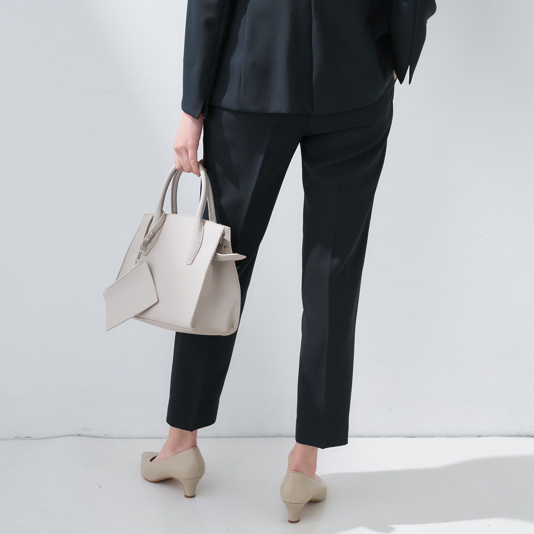 INDIVI「【定番スーツ／UVケア／洗える】ウール調タックテーパードパンツ」|スーツ|