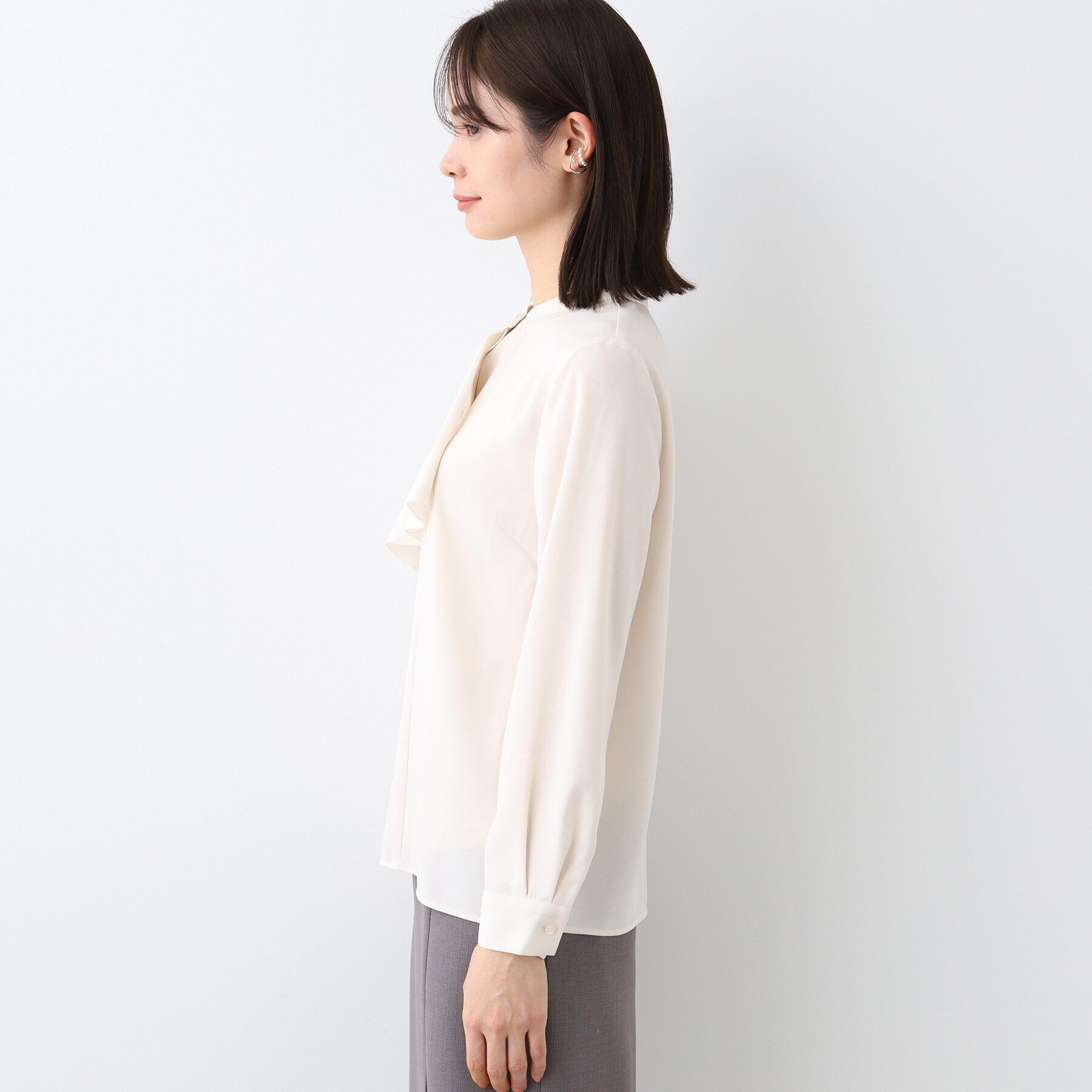 INDIVI「【洗える／UVケア】ヨークフリルブラウス」|シャツ・ブラウス|