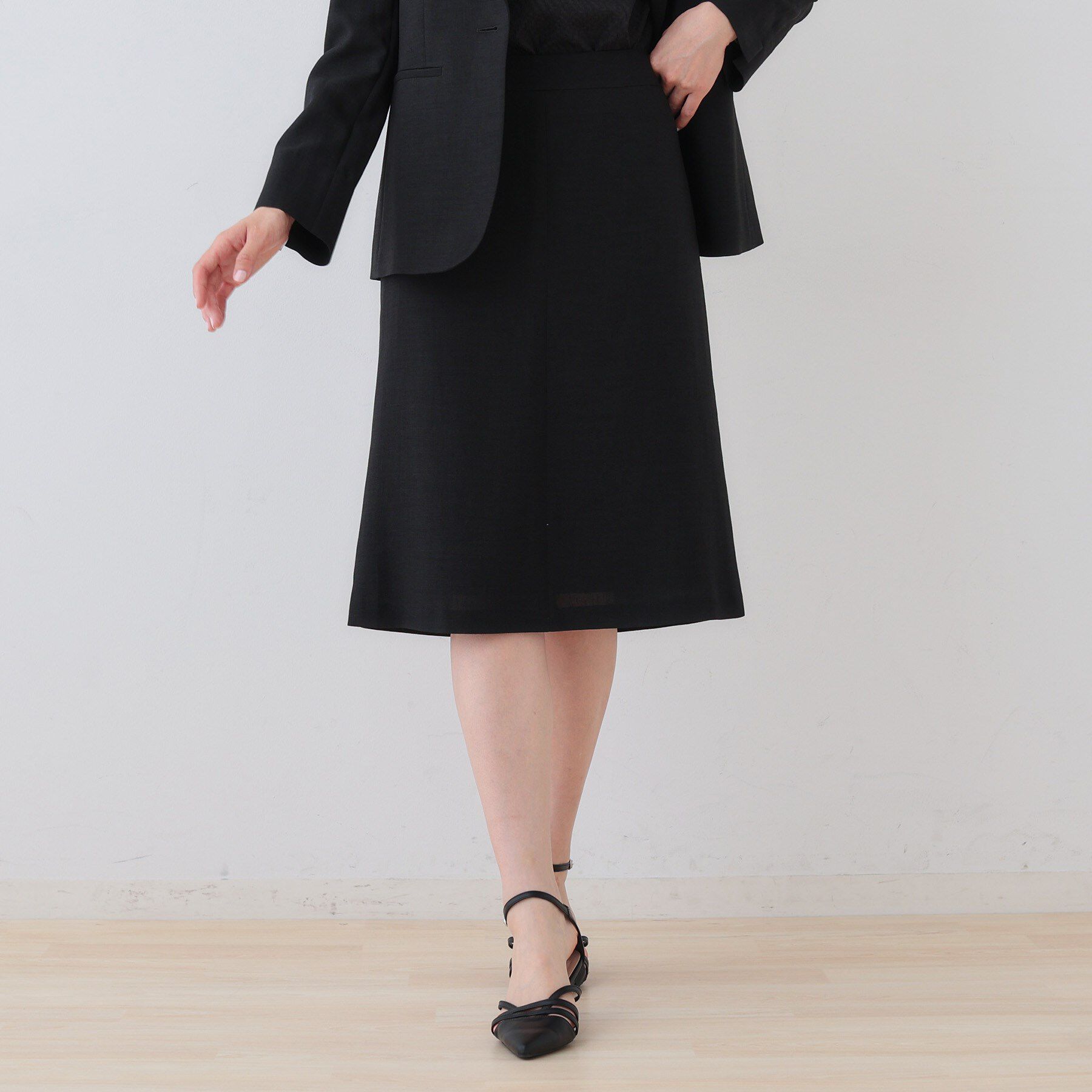 INDIVI「【日本製】リネンライクセミフレアースカート」|スカート|ブラック(019)