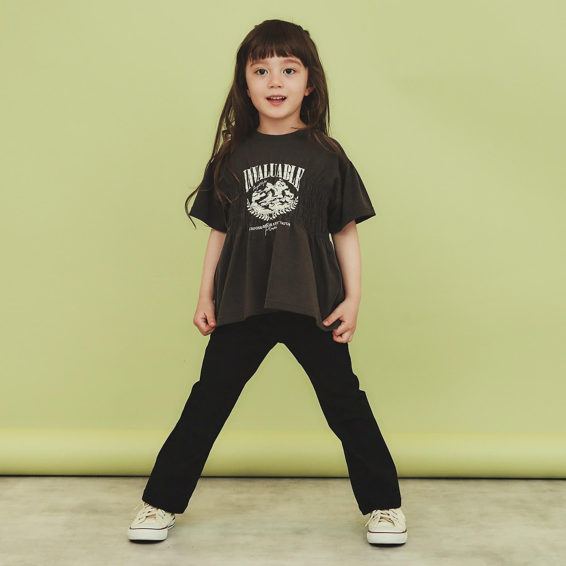 THE SHOP TK「【110-150】シャーリングロゴTシャツ/ママとおそろい・洗濯機OK」|Tシャツ・カットソー|