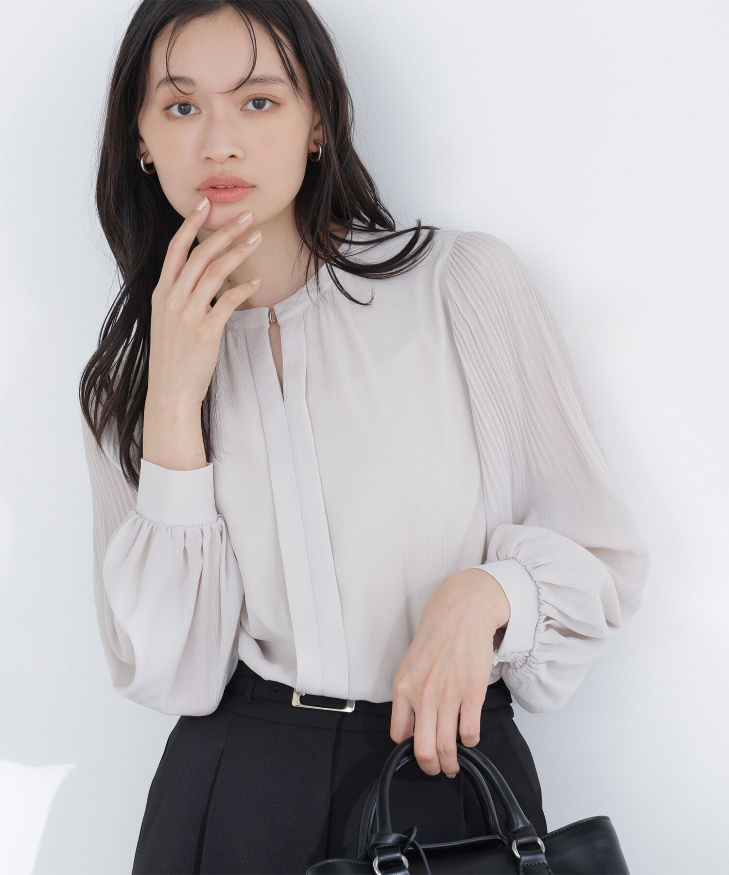  「メタルポイント楊柳ブラウス」|シャツ・ブラウス|グレージュ3