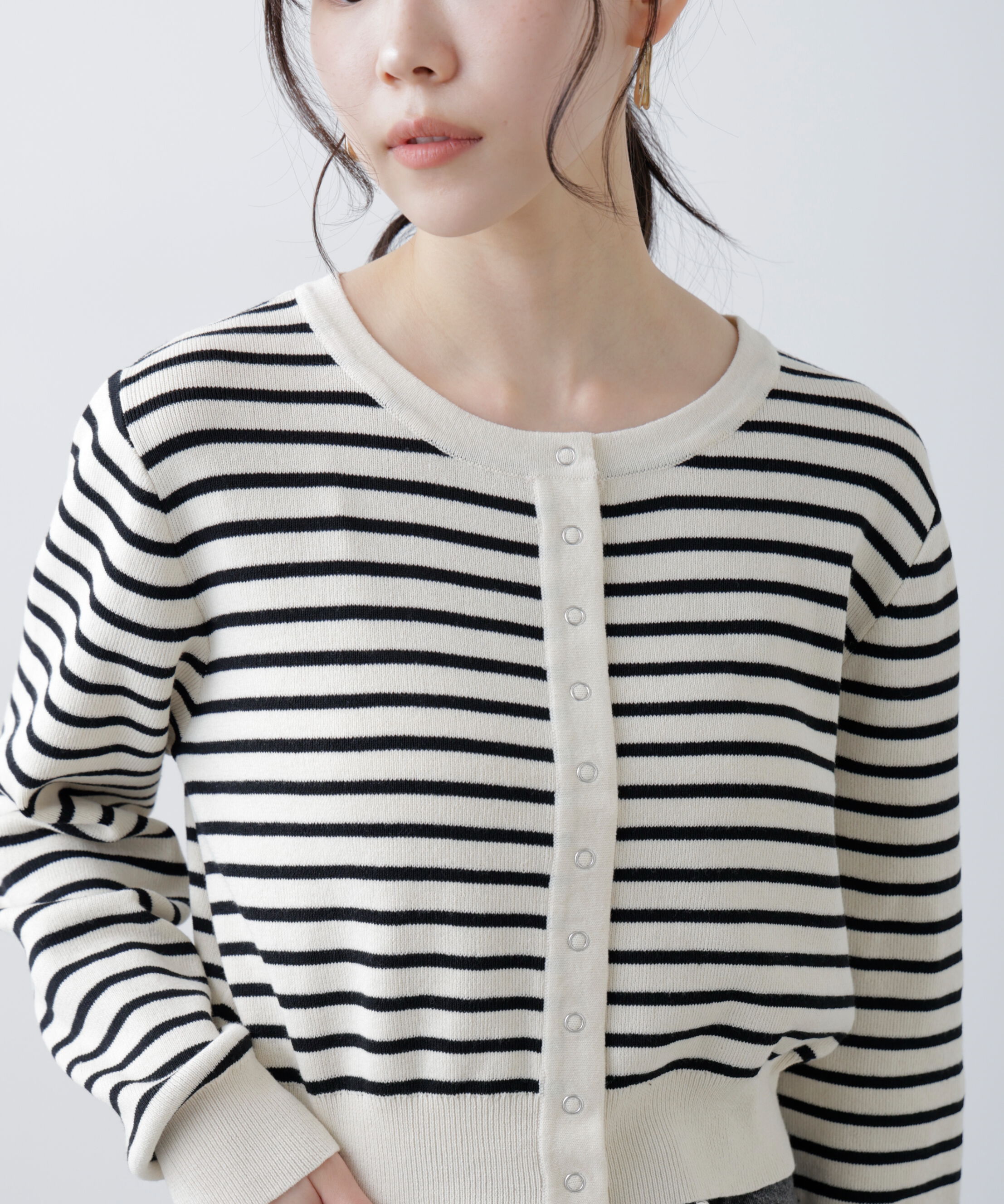  「リングドットボタンクルーネックニットカーディガン」|ニット・セーター|