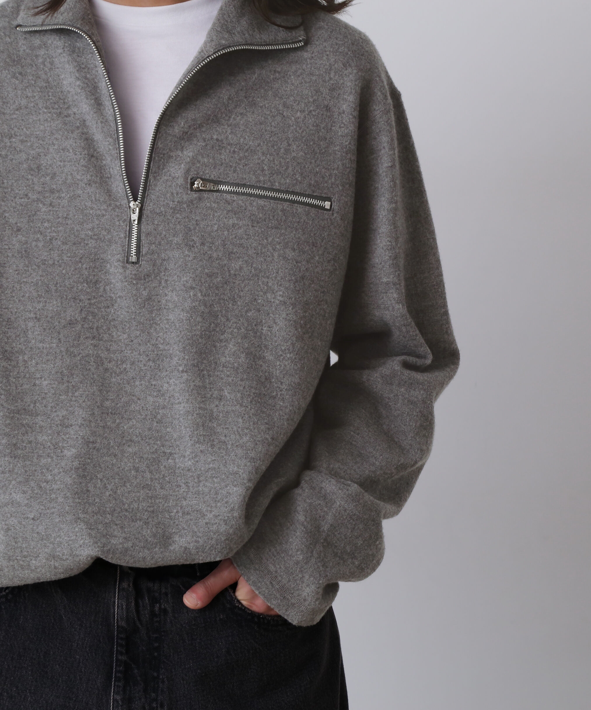 YLEVE 「YLEVE / ULTRAFINE MERINO MILLED WOOL KNIT HALF ZIP PULL OVER」|ニット・セーター|