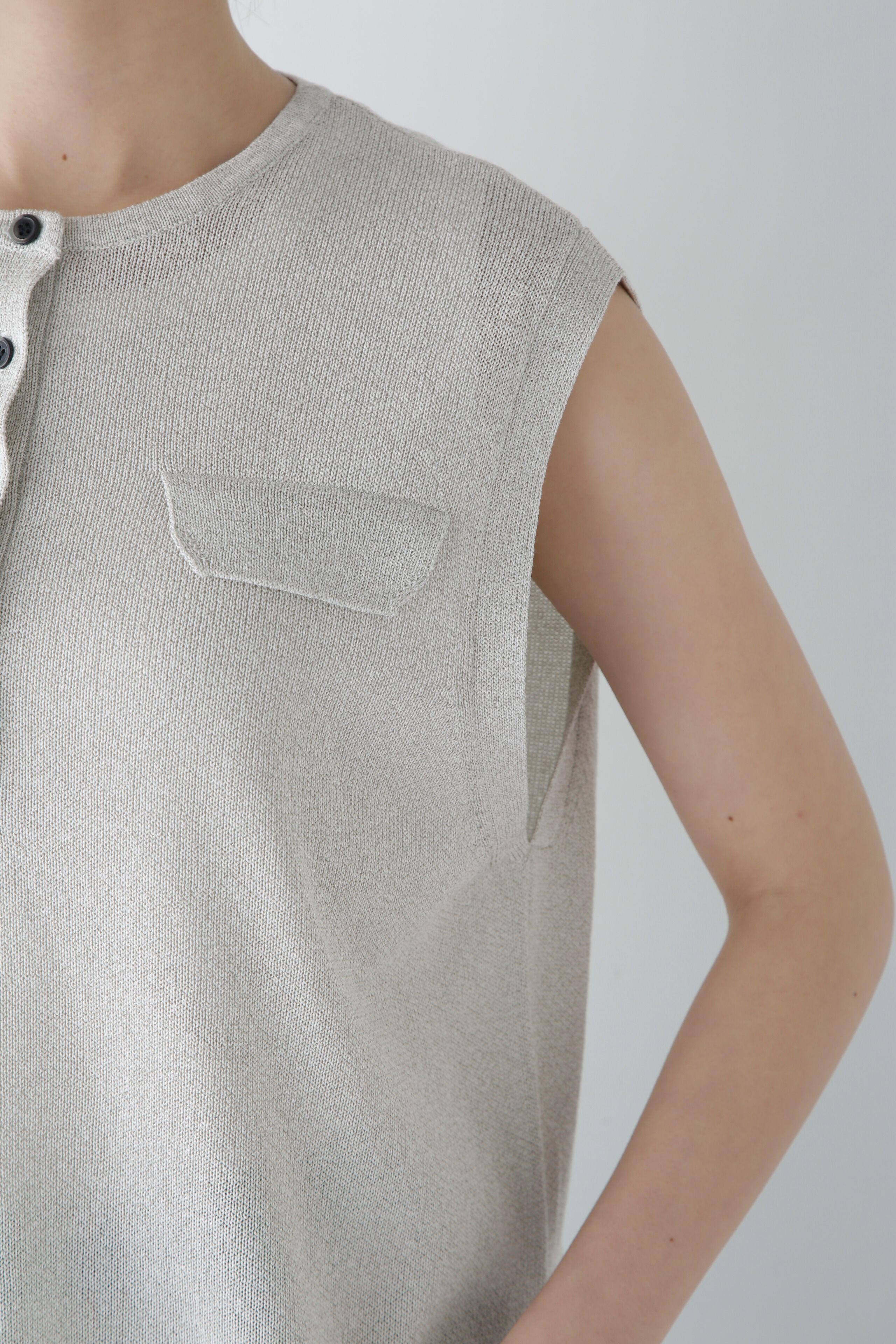  「◆【ウォッシャブル】ペーパーヤーンヘンリネックベスト」|ニット・セーター|