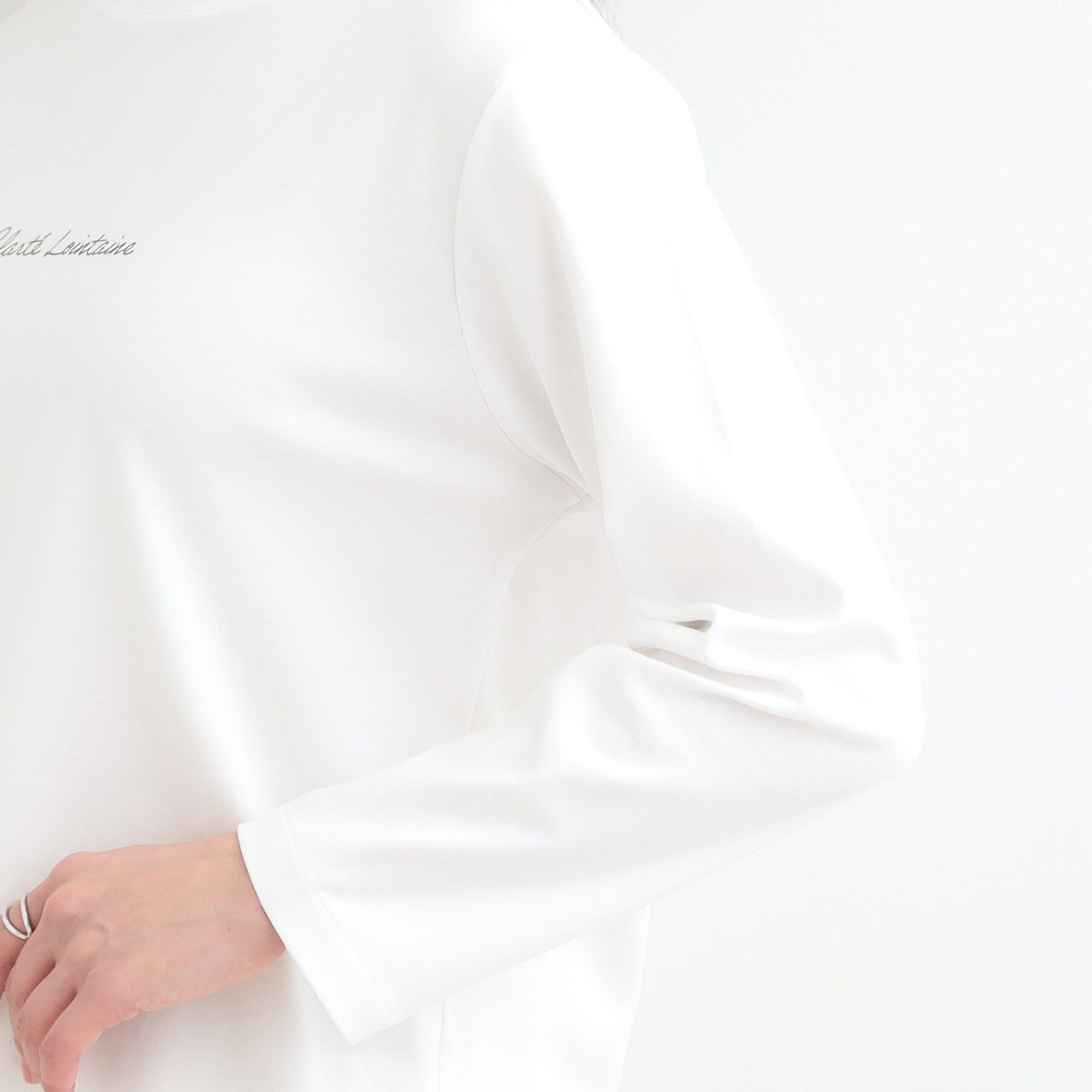 SHOO･LA･RUE「【ひんやり/UV/抗菌防臭】小さめロゴの大人スムースロンT」|Tシャツ・カットソー|