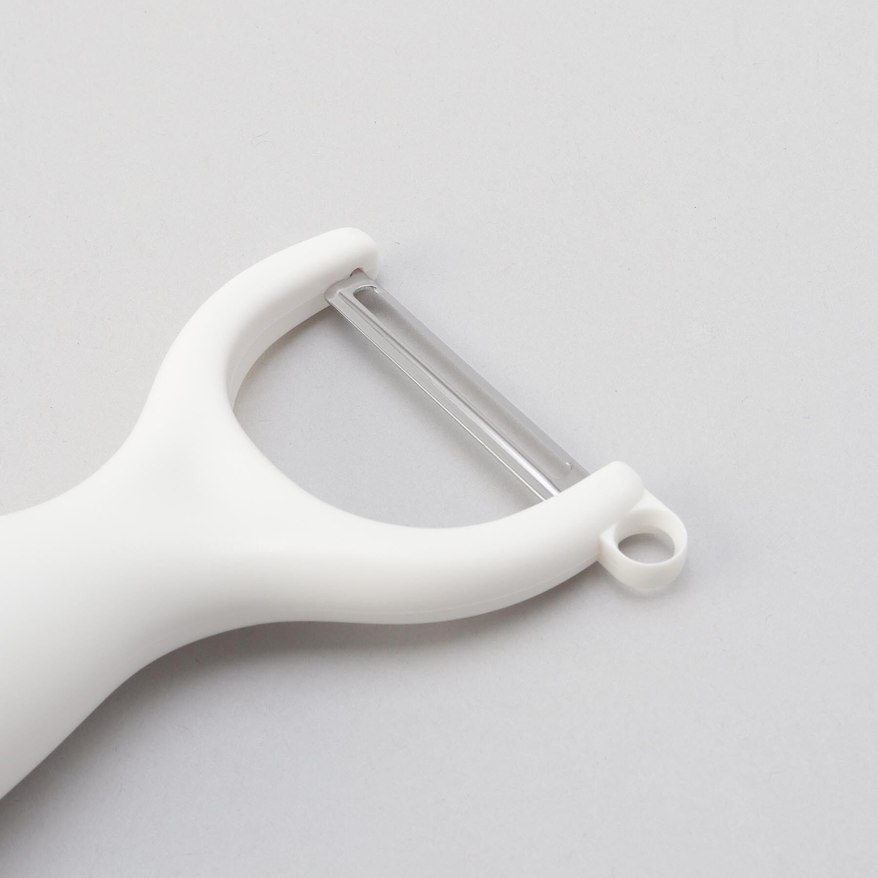 212 KITCHEN STORE「まいにち使いたい 立つピーラー GY」|食器・キッチングッズ|