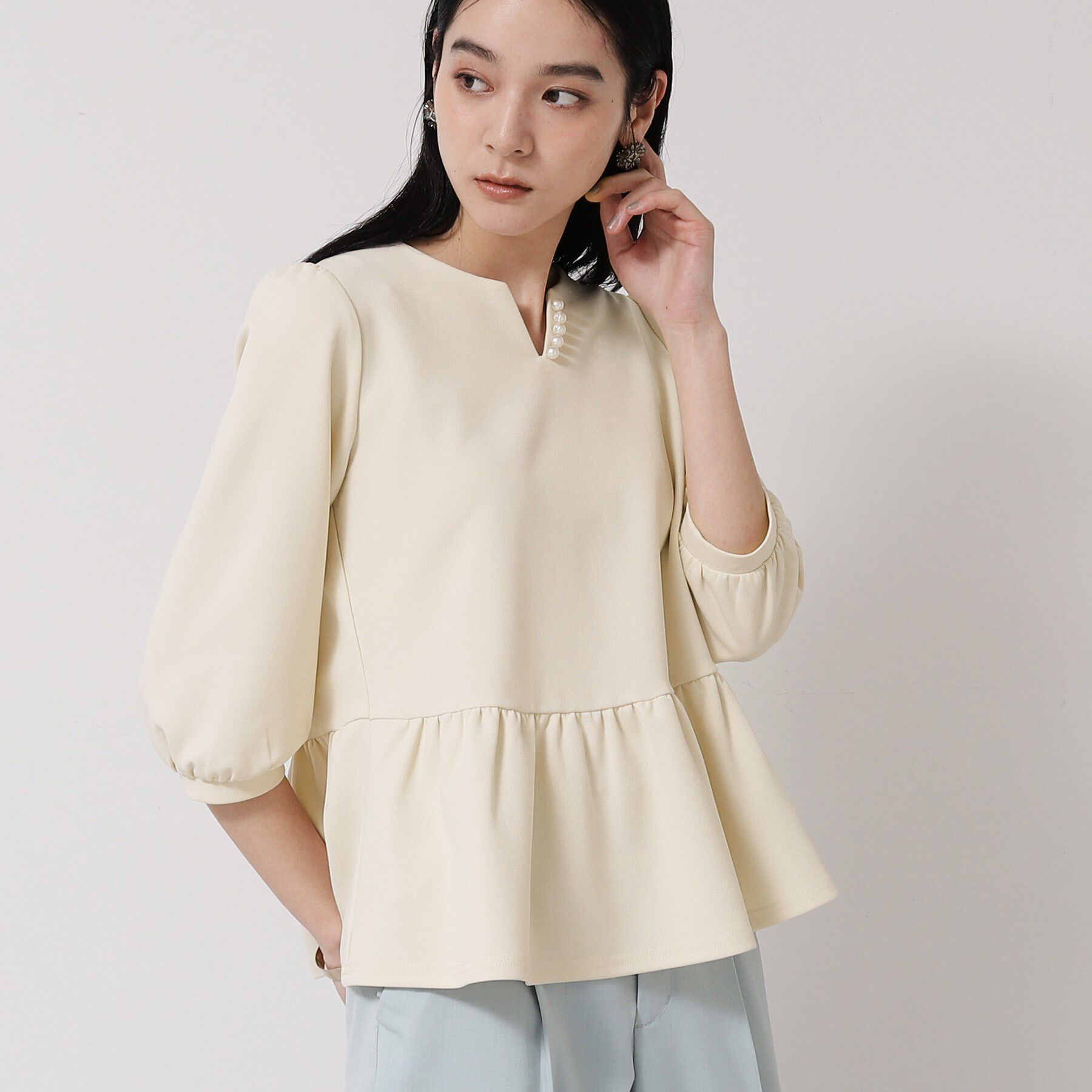 SunaUna「【パール調パーツ付き／春色】ペプラムトップス」|シャツ・ブラウス|